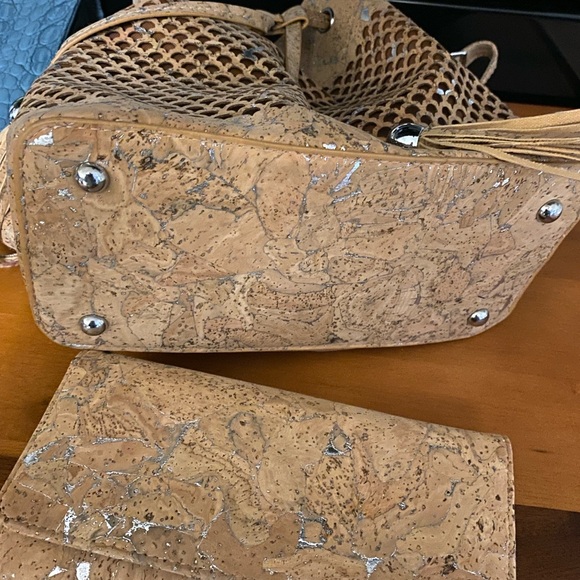 Beautiful unique Boutique purchase Tassels with silver specks. Like new Unique - Picture 3 of 14